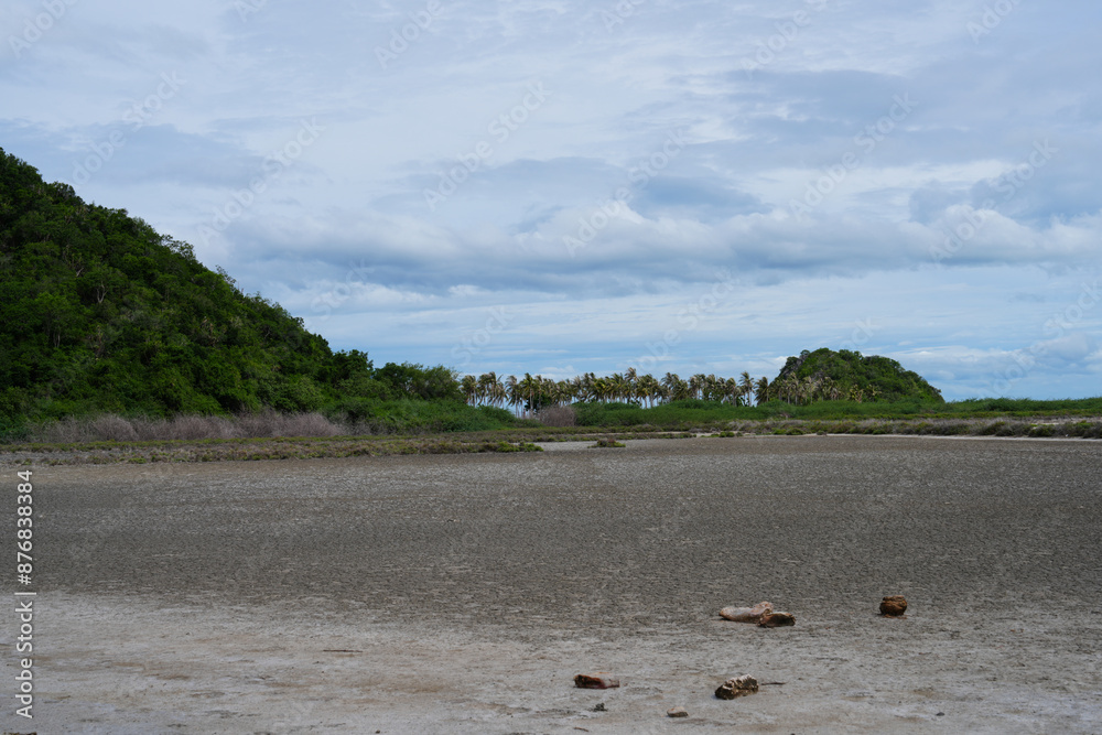 Φωτογραφία Strange limestone mountain view At Sam Roi Yot National Park Prachuap Khiri Khan Province, Thailand, taken on 22 June 2024