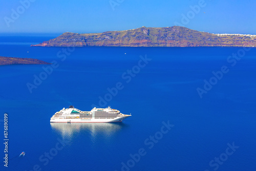Foto Cruise ship, Santorini, Greece