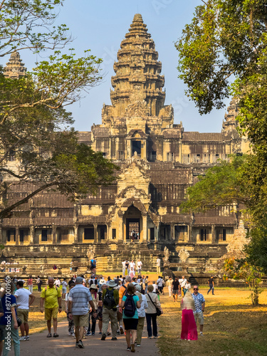 Angkor Wat, UNESCO World Heritage Site, a Hindu-Buddhist temple complex near Siem Reap, Cambodia, Indochina, Southeast Asia, Asia photo