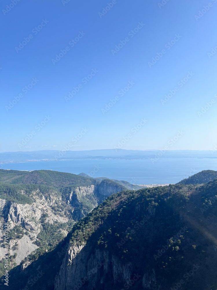 Fototapeta premium view of mountains