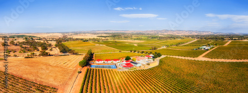 D Barossa Valley close back manor pan photo