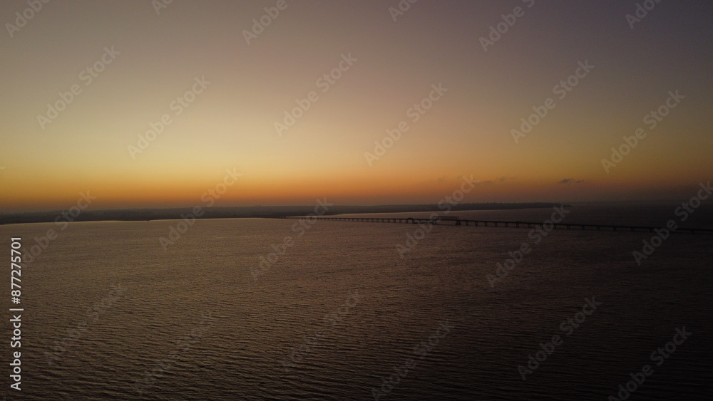 Obraz premium Sunrise over river