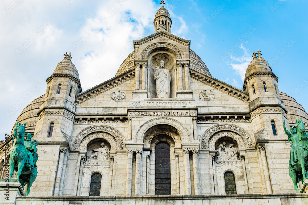 Sacre-Coeur Basilica in Montmartre, Paris, France Sacre-Coeur Basilica in Montmartre, Paris, France