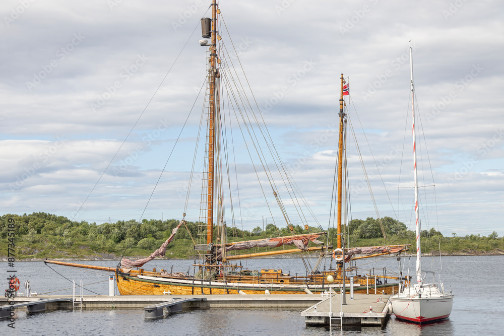FRAMSTIG is a Pleasure Craft and is sailing under the flag of Norway. Her length overall is 17 meters and her width is 6 meters. Brønnøysund
FRAMSTIG is a Pleasure Craft and is sailing under the flag of Norway. Her length overall is 17 meters and her width is 6 meters. Brønnøysund