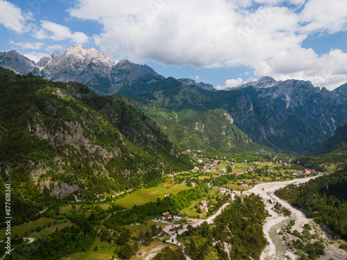 Albanische Alpen aus der Luft