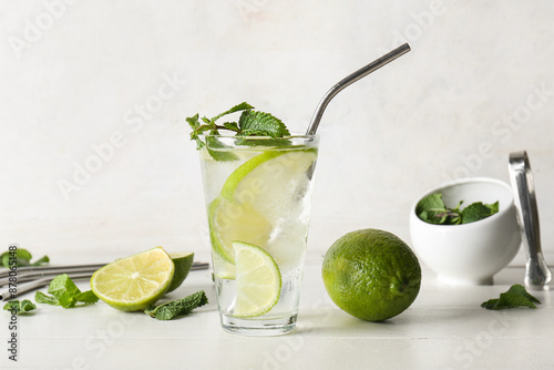 Refreshing mojito cocktail ...