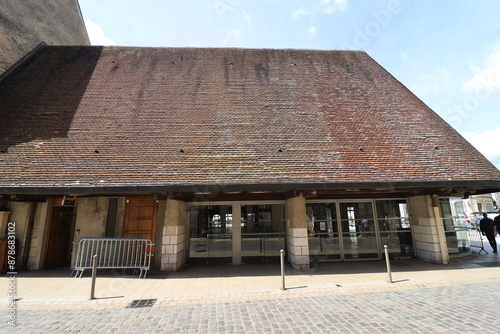 Obraz na płótnie Les halles de Beaune, halle du marché, marché couvert, ville de Beaune, département de la Côte d'Or, France w salonie