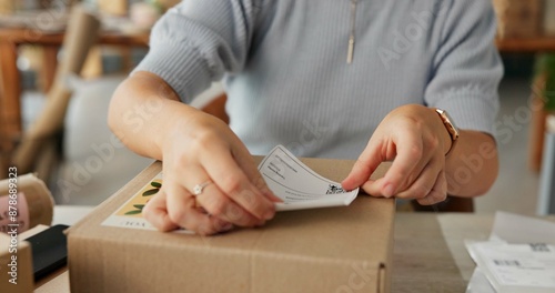 Cuadro en lienzo Hands, woman and package label for delivery of e commerce order, shipping information and courier