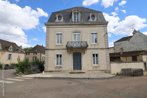 Bâtiment typique, vue de l'extérieur, village de Pommard, département de la Côte d'Or, France photo