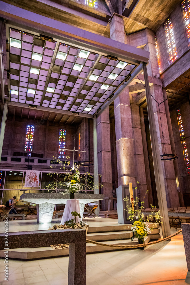 L' Église Saint-Joseph du Havre L' Église Saint-Joseph du Havre