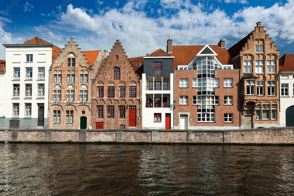 Canal and medieval houses. Bruges (Brugge), Belgium Canal and medieval houses. Bruges (Brugge), Belgium