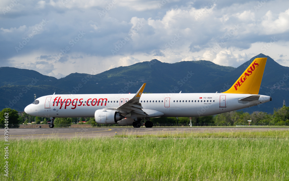 Pegasus Flypgs Airlines Airbus A321 neo is taxiing at BGY Bergamo ...