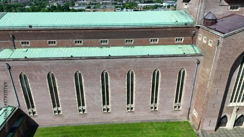 Discover Guildford Cathedral in Surrey, a stunning example of modernist architecture. Explore its serene atmosphere, impressive tower, and rich history. 
