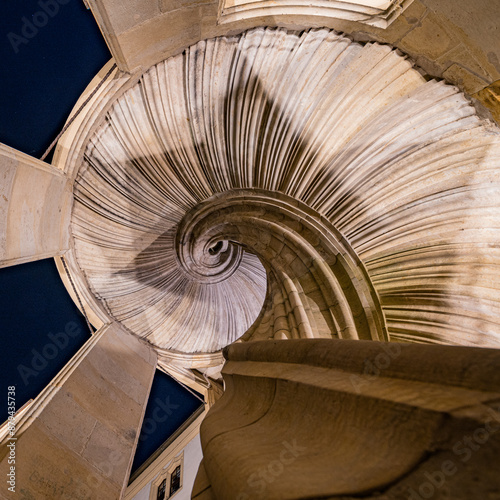 kunstvoll gestaltete Wendeltreppe photo