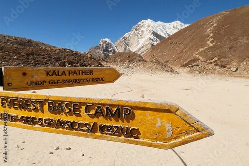 Signpost, guidepost, trail sign showing the directions to Mount Everest Base Camp and to Kala Patthar, Pather in front of the trail up to Kala Patthar, Pather, Mount Everest Base Camp Trek, EBC, Nepal