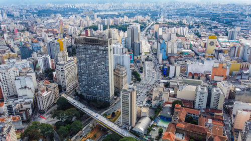 Visão aérea do centro da cidade de são paulo, sp, brasil próximo ao viaduto do chá photo