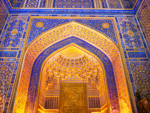 Tilla-Kari Mosque, Samarkan, Uzbekinstan - Inside view landscape