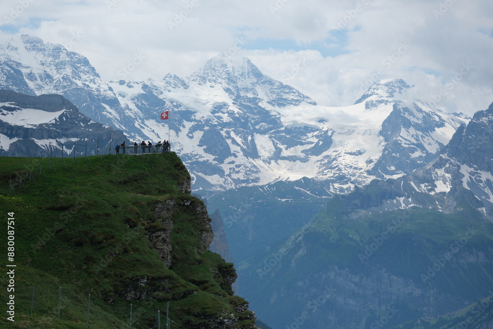 Φωτογραφία スイスアルプスの絶景トレイル。メンリヘンとグリンデルワルト
Amazing trekking area in Swiss Alps, Switzerland