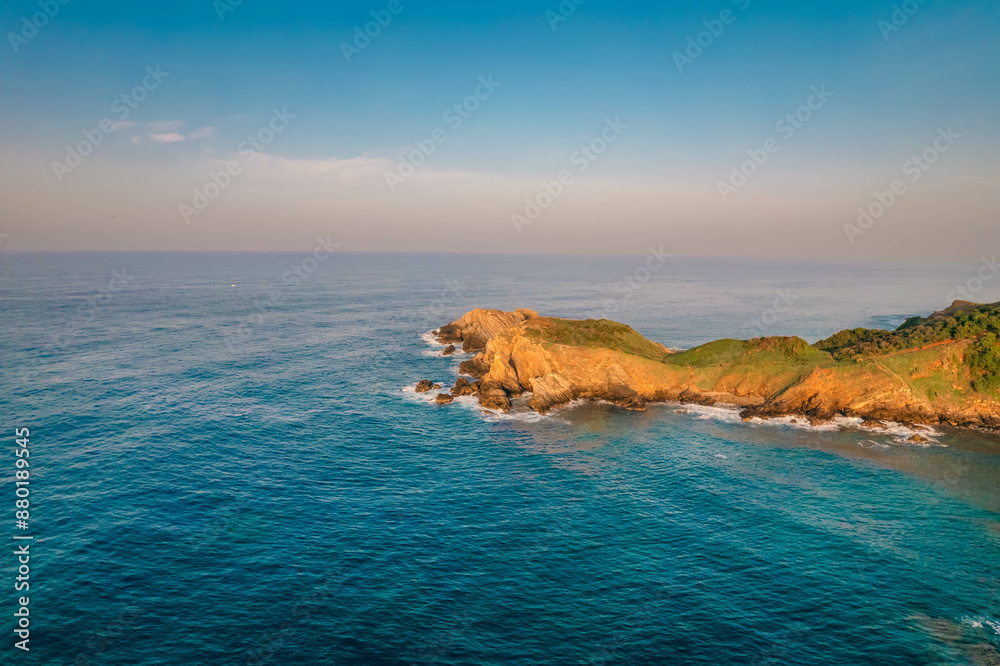 Un amanecer en punta cometa, uno de los lugares mas bellos de Oaxaca para recibir o despedir el sol Un amanecer en punta cometa, uno de los lugares mas bellos de Oaxaca para recibir o despedir el sol