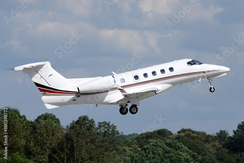 Phenom 300 Private Jet - Taking off from Atlanta Peachtree DeKalb Airport