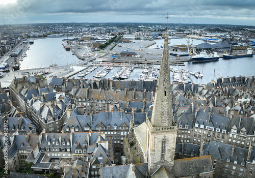 Vue du vieux Saint Malo par Drone