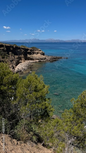 Paisaje de acantilado sobre el mar mediterráneo