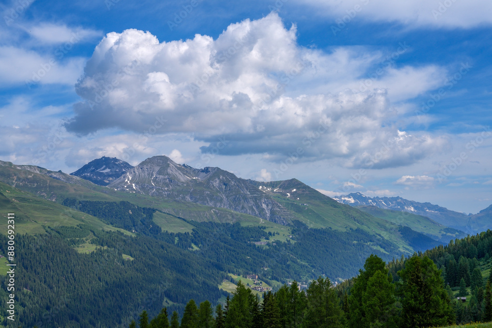 Alpenpanorama im Graubünden in der Schweiz Alpenpanorama im Graubünden in der Schweiz