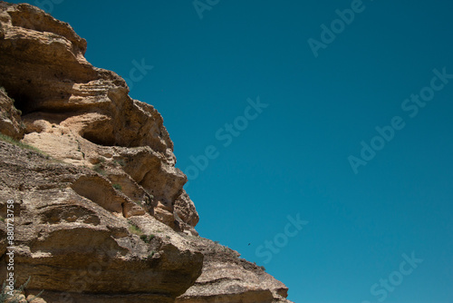 Rocks and types of rocks in Karaftu area of ​​Kurdistan province of Iran