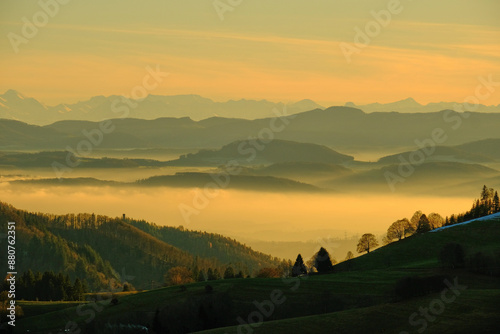 Sonnenuntergang über den Alpen