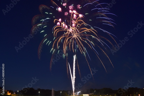 Obraz na płótnie Fourth of July Fireworks at WDM City Hall in West Des Moines, Iowa w salonie