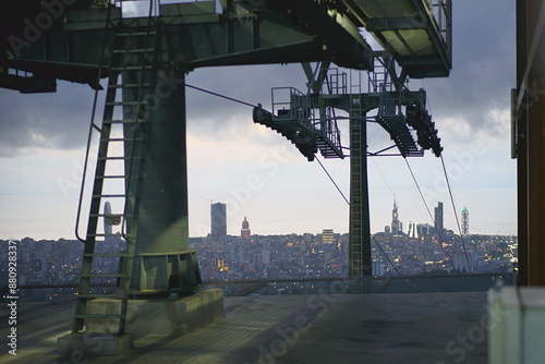 Lato 2024 w Gruzji. Przejazd kolejką linową przez wieczorne miasto Batumi. Piękne widoki z góry. photo