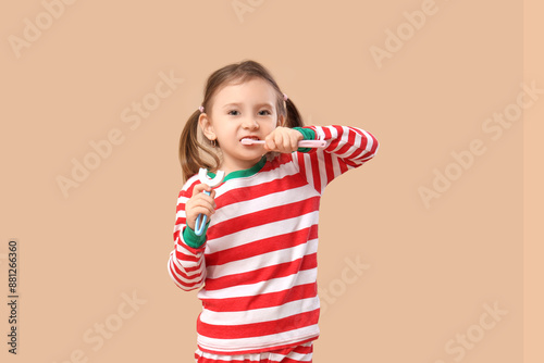 Cute little girl in Christm...
