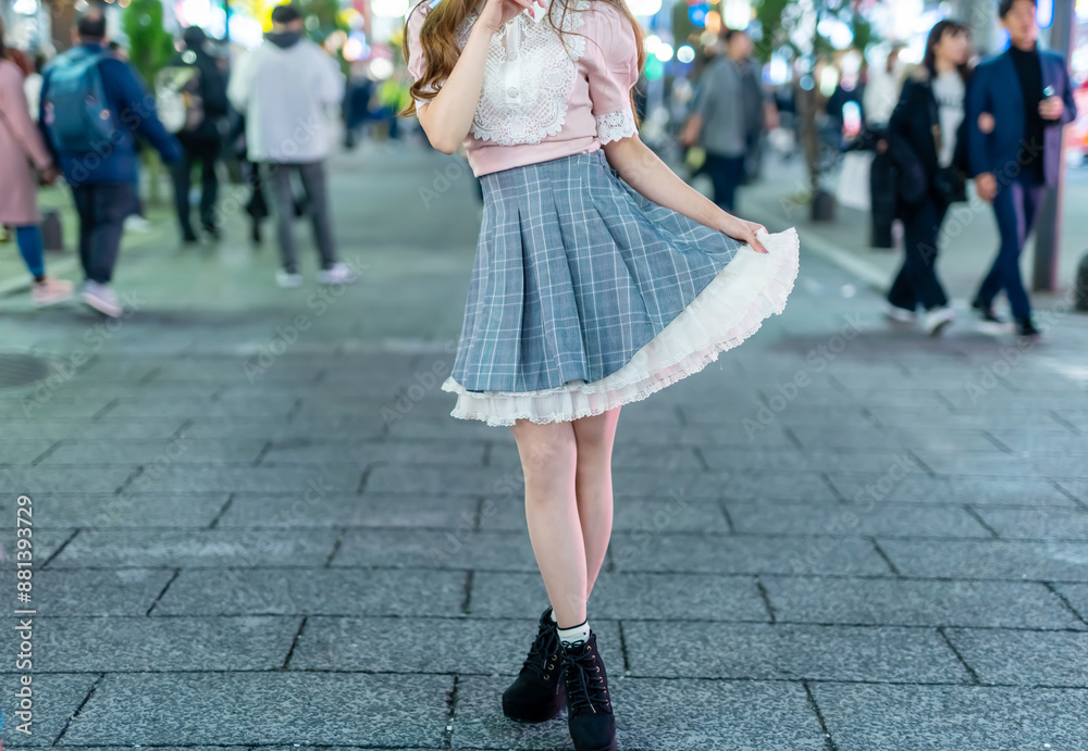 新宿歌舞伎町に立つコンカフェの女性 ボディーパーツ 新宿歌舞伎町に立つコンカフェの女性 ボディーパーツ