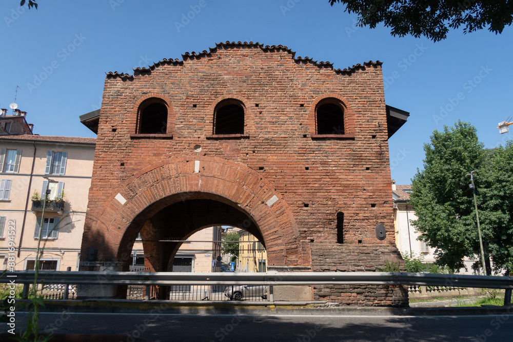 Pavia porta Nuova hamlet village country people