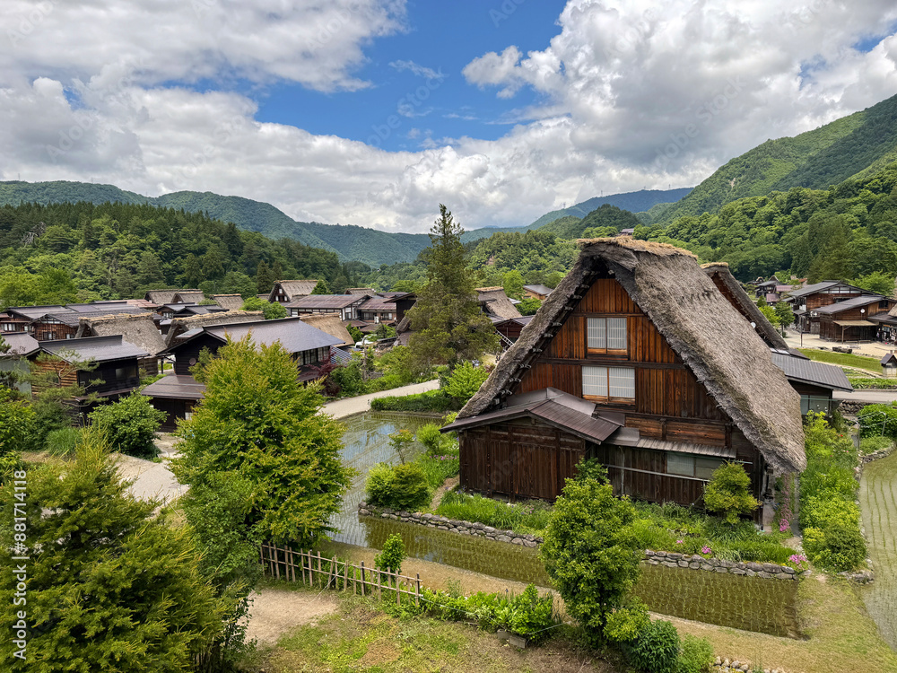 世界遺産 初夏の白川郷
Historic Village of Shirakawa-go in early summer 世界遺産 初夏の白川郷
Historic Village of Shirakawa-go in early summer
