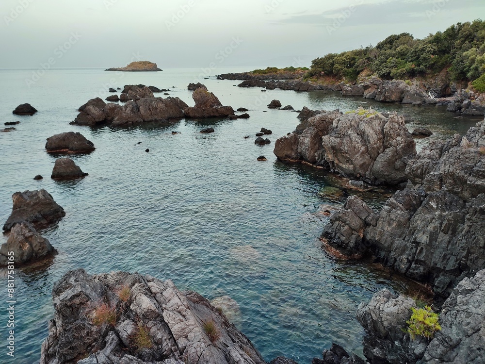 Maratea - Scogliera di Illicini la mattina presto