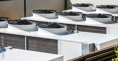 Schilderij op canvas Industrial Air Conditioning Units on Building Roof, Modern HVAC System Equipment
