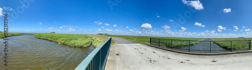 Spaziergang auf der Insel Hallig Hooge in der Nordsee vom Lorenzwarft zum Backenswarf  über das Seglerhaus und dem Kirchwarft photo