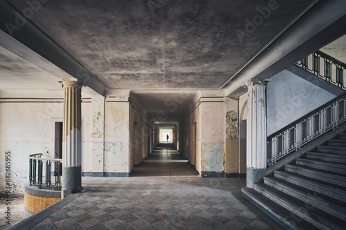 Canvas Print Treppe - Eingang - Flur - Gang - Mensch - Beatiful Decay - Abandoned - Verlassen