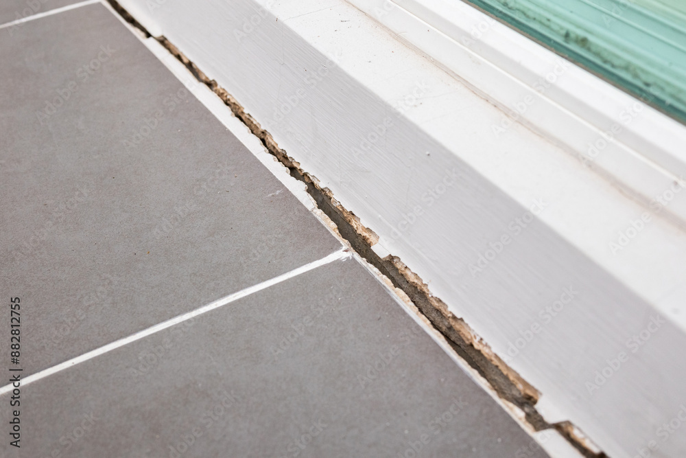 Fototapeta premium cracked concrete floor of the house
