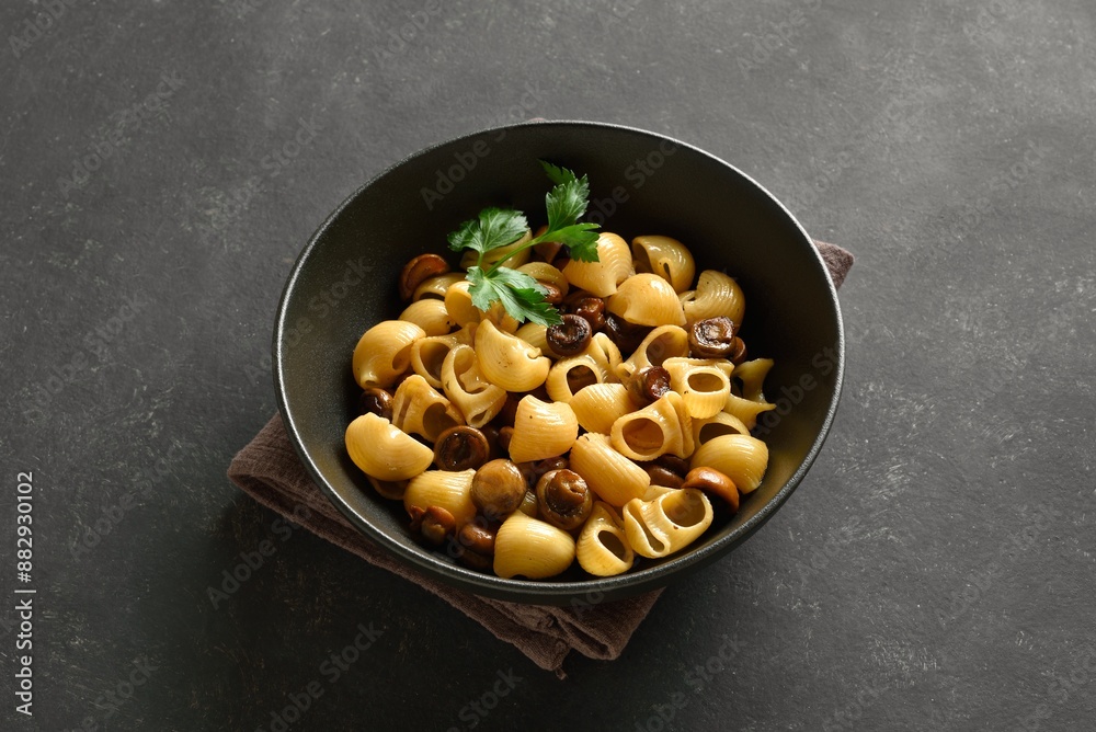 Pipe rigate pasta with roasted mushrooms Pipe rigate pasta with roasted mushrooms