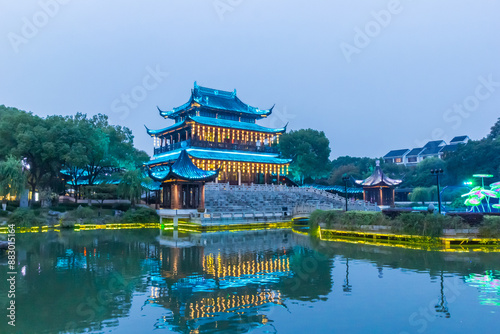 Obraz na płótnie Pavillion in blue hour light in the Panmen scenic area in Suzhou, China w salonie