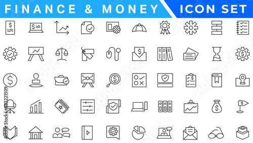 Money line icons. Set of Banking, Wallet and Coins icons. Credit card, Currency exchange and Cashback money service. Euro and Dollar, Cash wallet, exchange. Banking credit card, atm payment. Vector