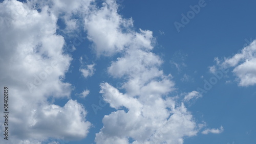 夏の綺麗な青空と雲の風景