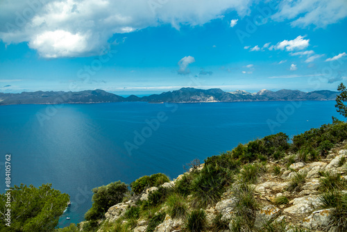 Wallpaper Mural Wanderung zum Berg und Aussichtspunkt Talaia d'Alcúdia
 mit einen fantastischen Ausblick auf die Bucht von Alcúdia auf der Balleareninsel Mallorca - Spanien Torontodigital.ca