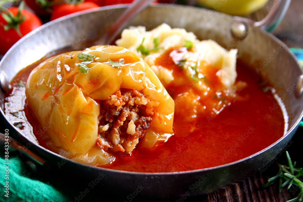 Stuffed peppers with ground meat and rice in tomato sauce
Stuffed peppers with ground meat and rice in tomato sauce