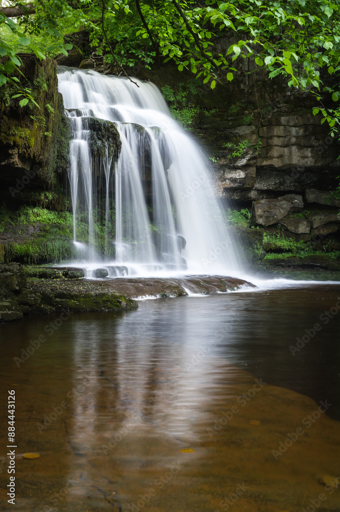 Obraz premium Waterfall - West Burton - Couldron Falls