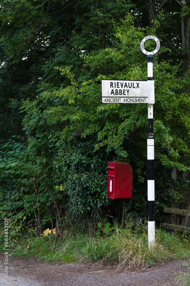 Tradiditional Roadsign - British Roadsign - British Mailbox Tradiditional Roadsign - British Roadsign - British Mailbox