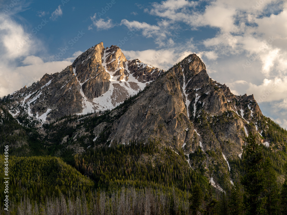 Obraz premium Rocky mountain closeup at sunset