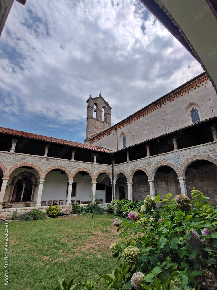 Obraz premium Church and monastery of St. Francis in Pula, Croatia. The church, in the late Romanesque style and with Gothic adornments, was built in 1314